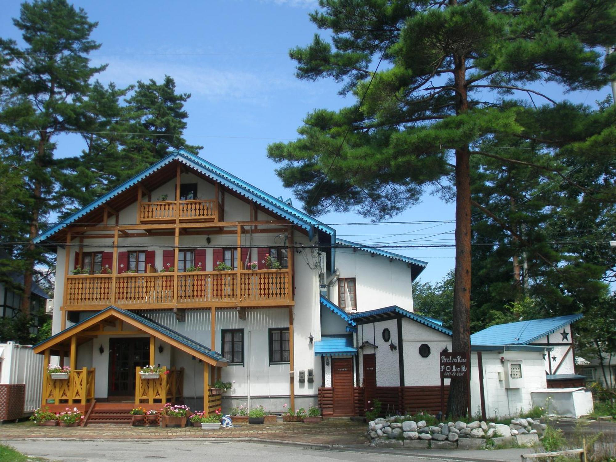 Bed and Breakfast Alpine Wind Хакуба Екстер'єр фото